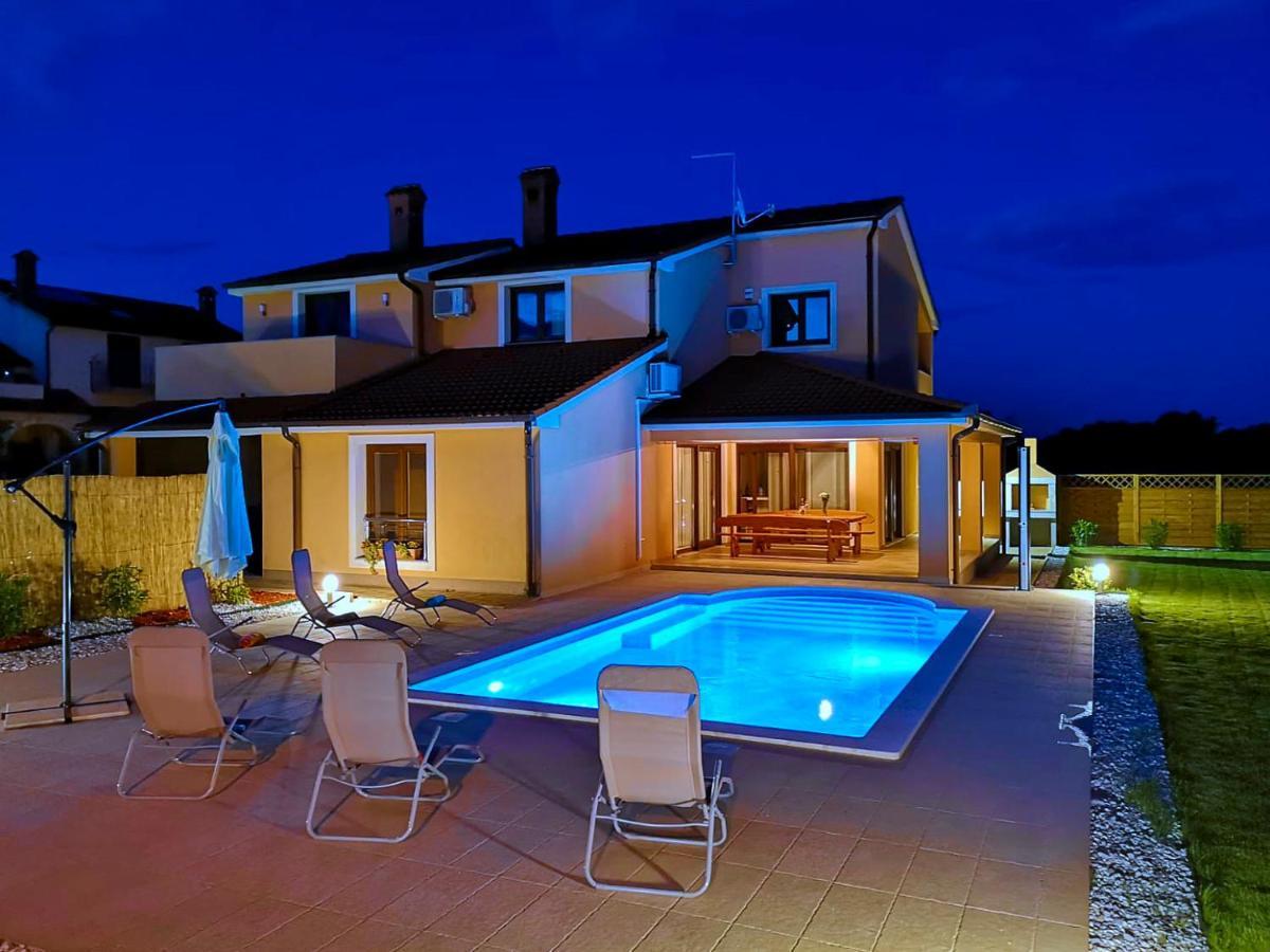 Villa Bartona For 8 Persons With Private Swimmingpool Пула Екстер'єр фото