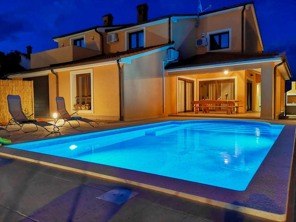 Villa Bartona For 8 Persons With Private Swimmingpool Пула Екстер'єр фото