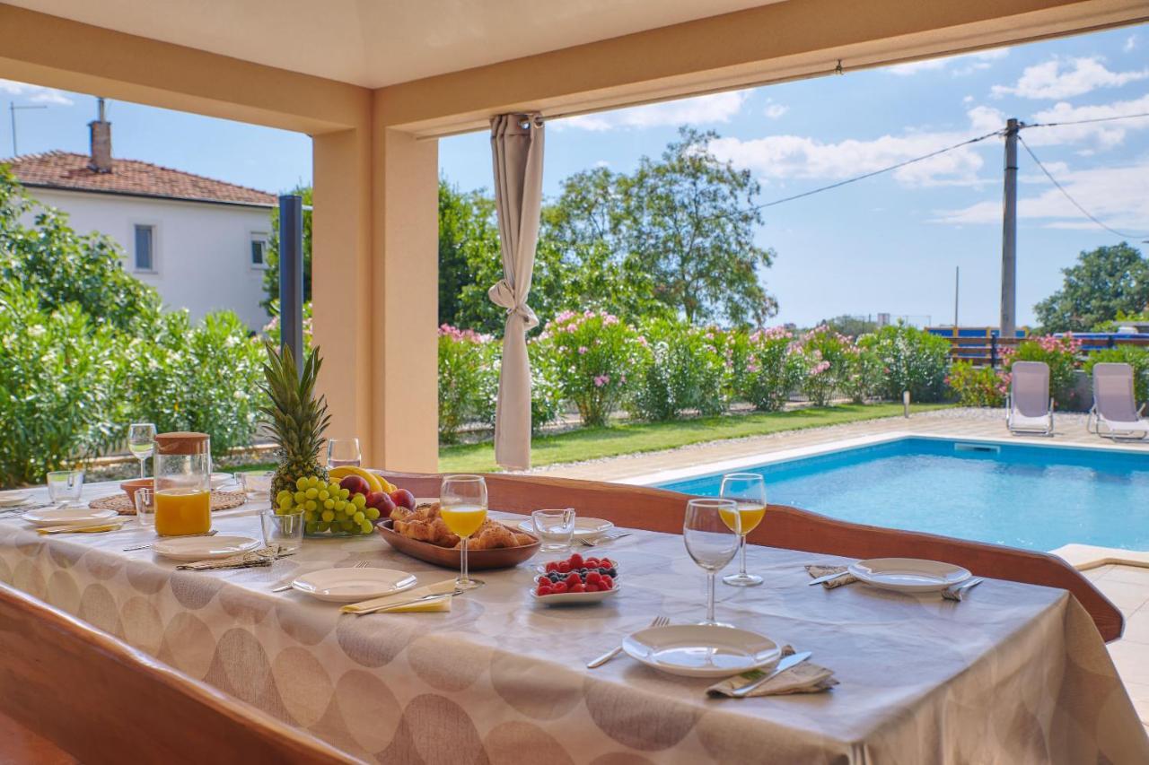Villa Bartona For 8 Persons With Private Swimmingpool Пула Екстер'єр фото